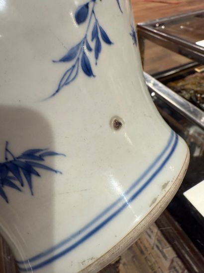 * China, Transition period (1620-1683) Bottle...