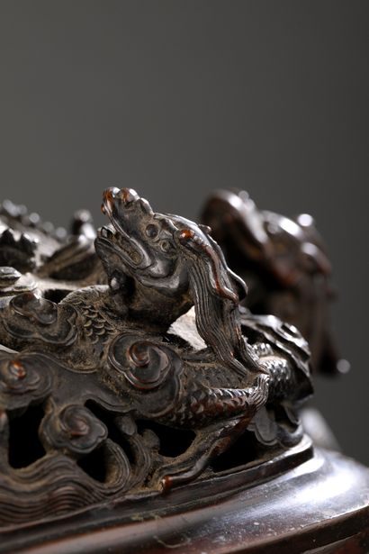 CHINA, 20th century
Quadripod incense burner...