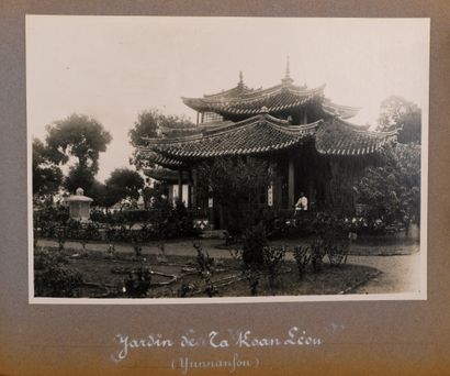 Historical souvenir
Photo album containing...