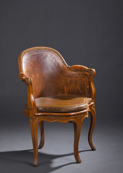* Louis XV period desk armchair
Moulded beechwood...