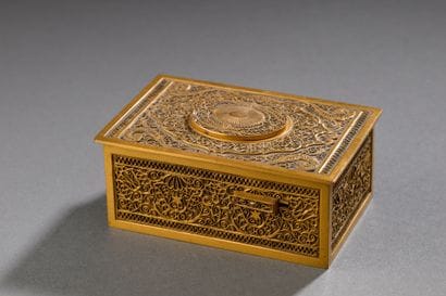 Bronze songbird box, late 19th century
Decorated...
