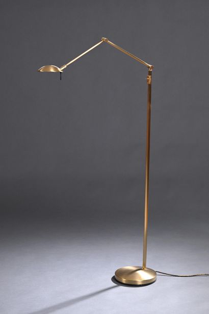 * Brass-plated metal reading light
Halogen...