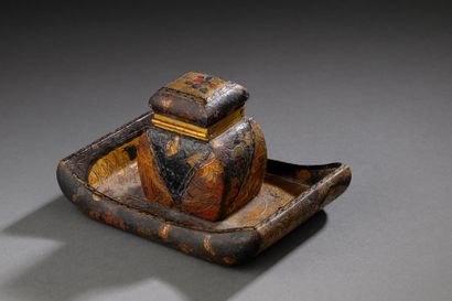 Japanese-style inkwell by l'Escalier de Cristal
Decorated...