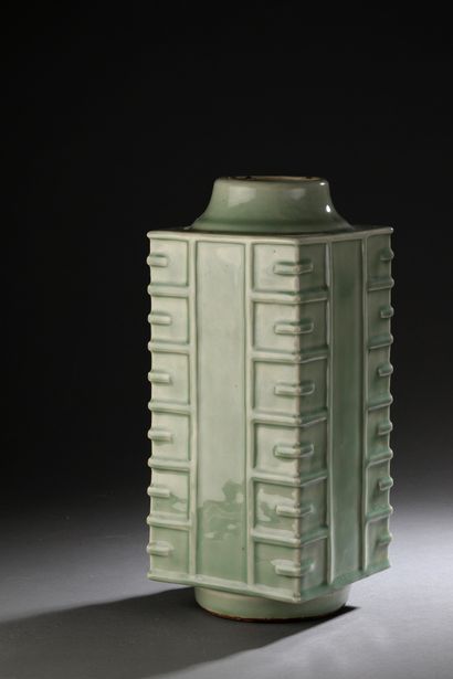 CHINA, 18th century
Cong vase with trigrams...