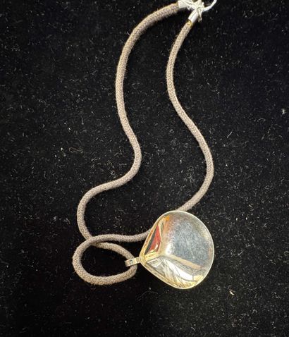 RMN - Réunion des musées nationaux.
Pendentif...