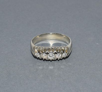 BAGUE jarretière originale en or blanc 18k...