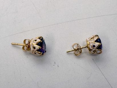 PAIRE DE CLOUS D'OREILLES en argent doré...