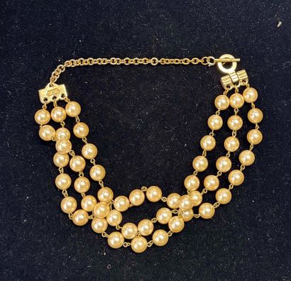 LOT en métal doré ou argenté, perles de rocaille...