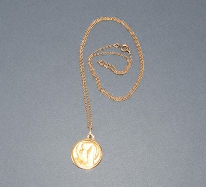 CHAINE en or jaune 18k (750/°°) maille gourmette...