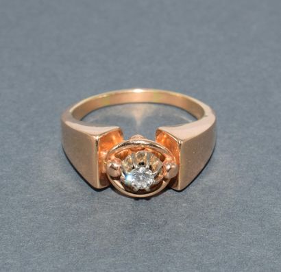BAGUE CHEVALIERE en or jaune 18k (750/°°)...