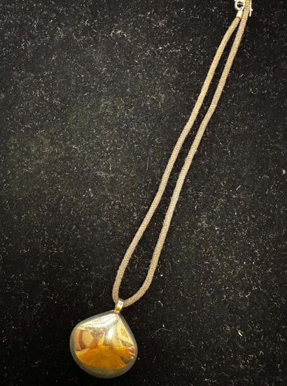 RMN - Réunion des musées nationaux.
Pendentif...