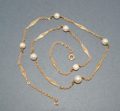 COLLIER en or jaune 18k (750/°°), chaine...
