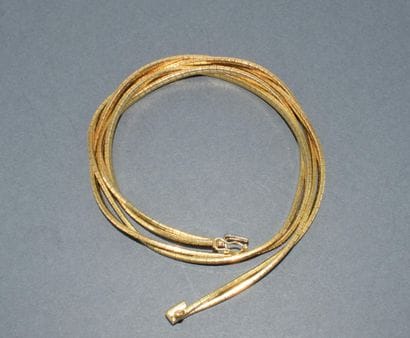 COLLIER en or jaune 18k (750/°°) double maille...