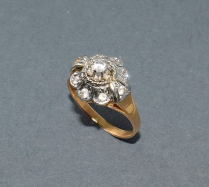 BAGUE Marguerite en or jaune et blanc 18k...