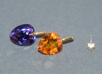 LOT DE 3 PENDENTIFS en or jaune 18k (750/°°),...