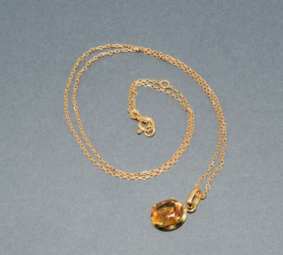 COLLIER en or jaune 18k (750/°°), chaine...