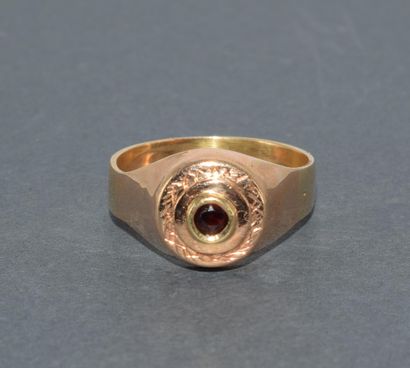 BAGUE CHEVALIERE en or jaune 18k (750/°°)...