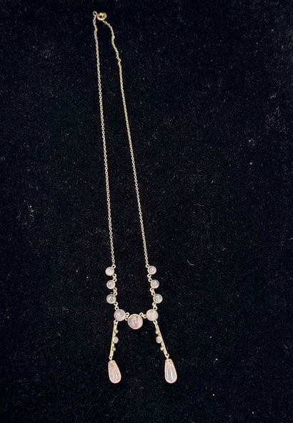 COLLERETTE en argent doré et perles fumées,...