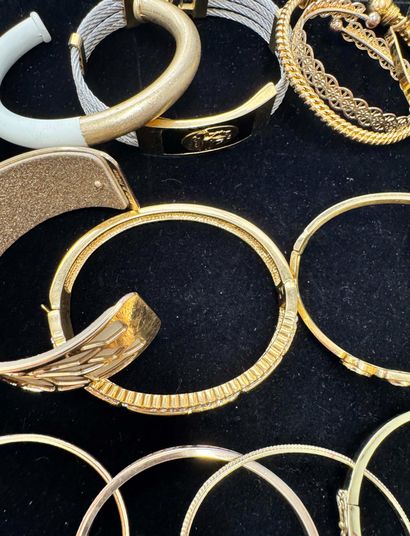 FANTAISIE - ENSEMBLE en métal doré, perles...