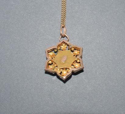 CHAINE en or jaune 18K (750°°) maille gourmette...