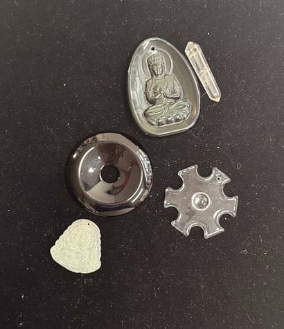 LOT de pendentifs divers en pierres dures...