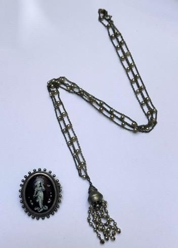 DELICAT COLLIER fantaisie en métal et fix...