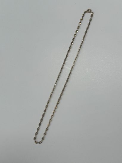 LOT comprenant une parure en argent (800/°°),...