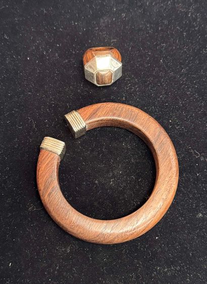 ENSEMBLE en bois précieux et métal argenté...