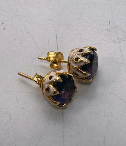 PAIRE DE CLOUS D'OREILLES en argent doré...