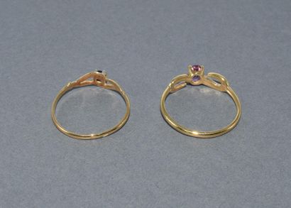 Lot de 2 BAGUES en or jaune 18k (750/°°),...