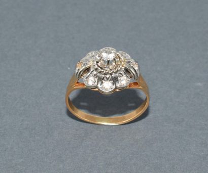 BAGUE Marguerite en or jaune et blanc 18k...