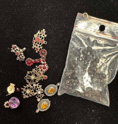 LOT pour restauration: métal, grenats, verre,...