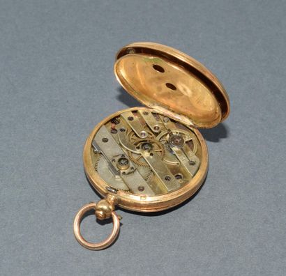 MOUTRE A GOUSSET en or jaune 18k (750/°°)...