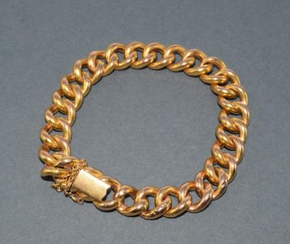BRACELET en or jaune 18k (750/°°), maille...