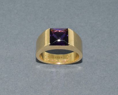 CARTIER
BAGUE jonc en jaune 18k (750/°°)...