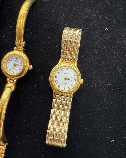 LOT en métal doré et acier de 3 montres bracelets,...
