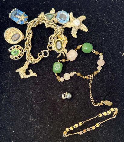 LOT en métal doré ou argenté, perles de rocaille...