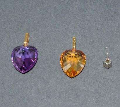 LOT DE 3 PENDENTIFS en or jaune 18k (750/°°),...