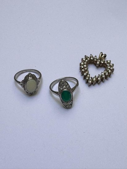 LOT de deux bagues en argent (925/°°) l'une...