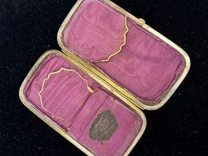 ETUI formant carnet de bal en métal à décor...