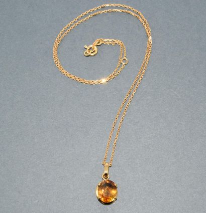 COLLIER en or jaune 18k (750/°°), chaine...