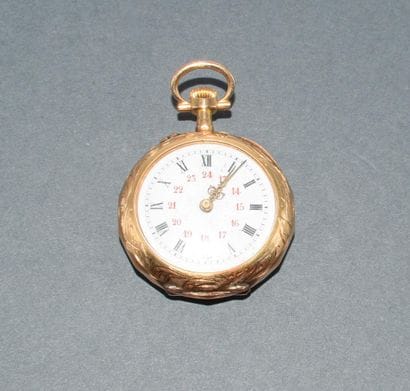 MONTRE DE COL en or jaune 18k (750/°°) à...