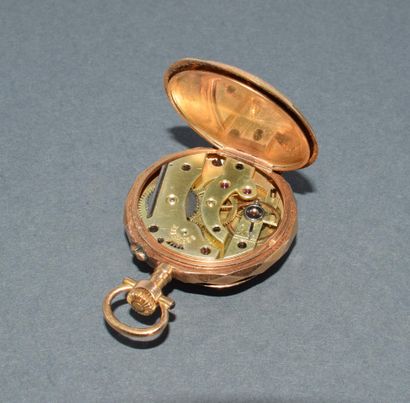 MONTRE DE COL en or jaune 18k (750/°°) à...