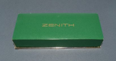 ZENITH
MONTRE modèle homme, boitier en plaqué...