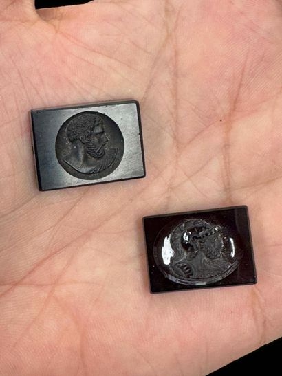 LOT de deux pierres gravées pour cachet ou...