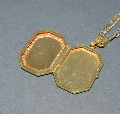 CHAINE GILETIERE et CASSOLETTE en or jaune...