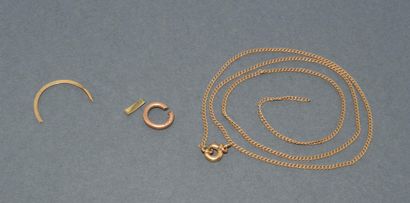 LOT D'OR 18k (750/°°), débris divers. 
PB...