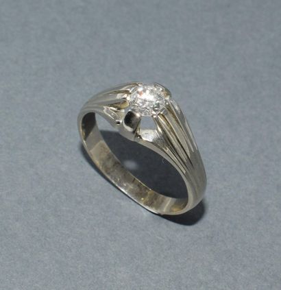 BAGUE chevalière d'homme en or blanc 18k...