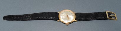 ZENITH
MONTRE modèle homme, boitier en plaqué...