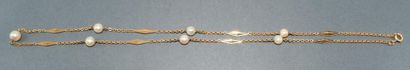 COLLIER en or jaune 18k (750/°°), chaine...